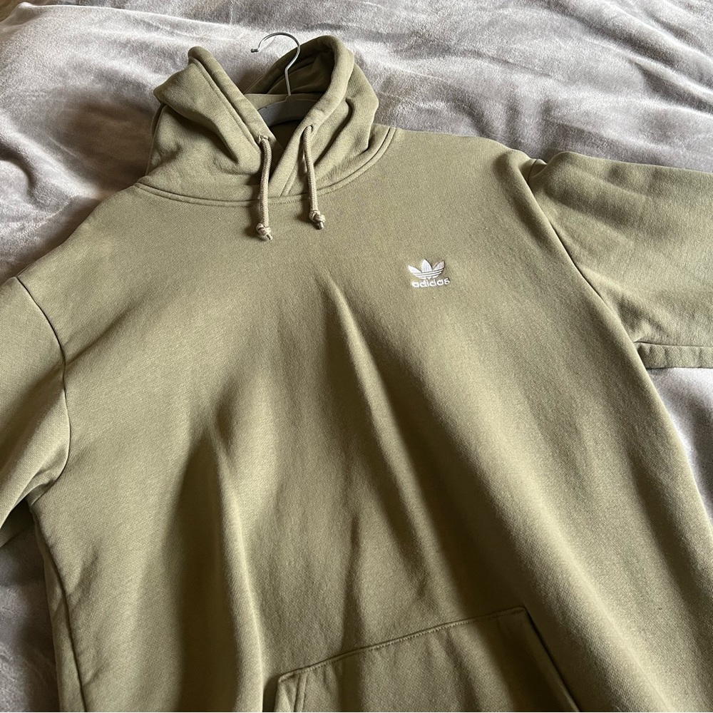 Brand new Adidas Hoodie Size Medium. No tags but was never worn.